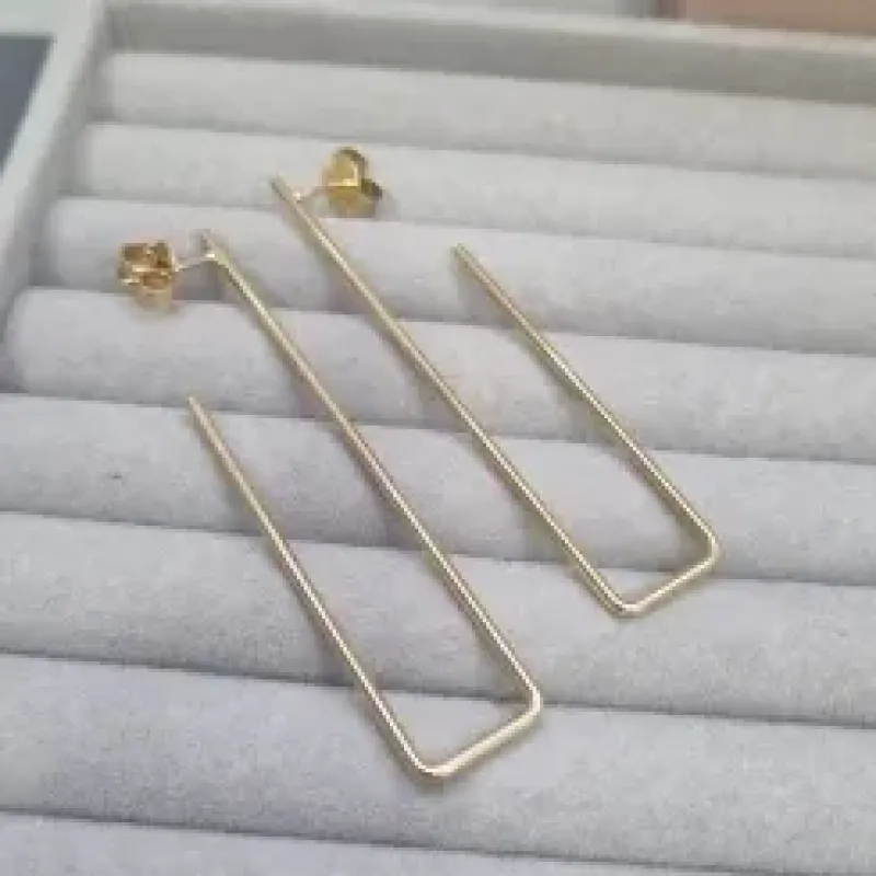 BRINCO OURO ARGOLA RETANGULO G	