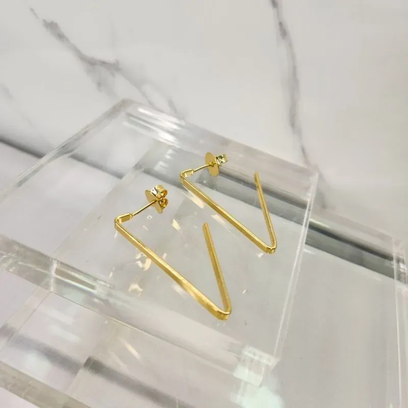 BRINCO OURO ARGOLA TRIANGULO G