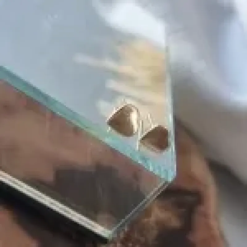 BRINCO OURO CORAÇÃO CHAPADO M