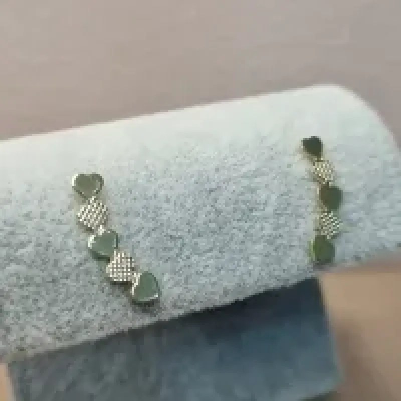 BRINCO OURO EAR CUFF CORAÇÃOZINHO