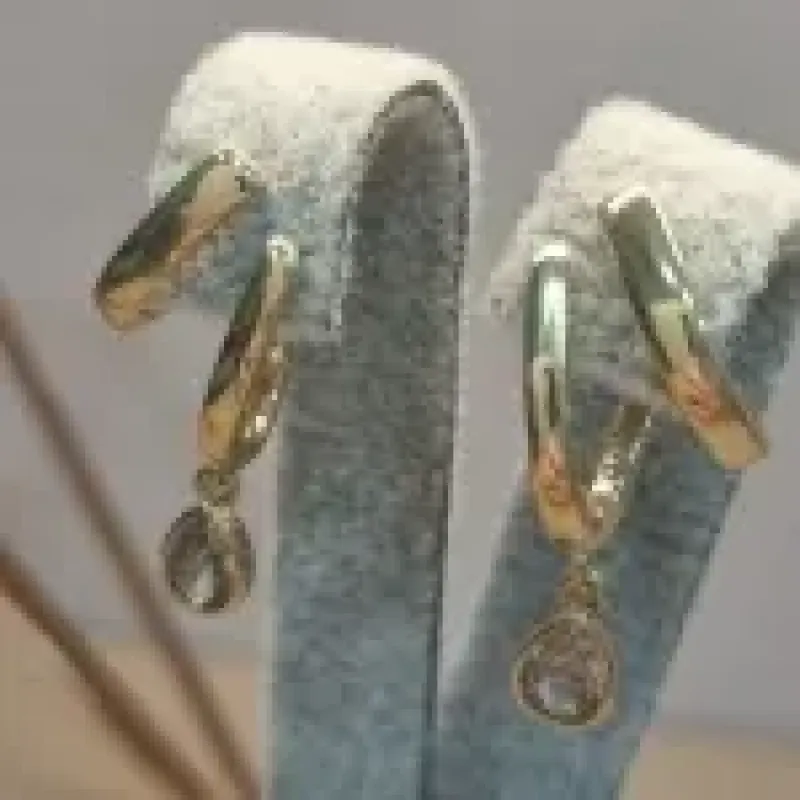 BRINCO OURO EAR HOOK  GOTA CRISTAL	