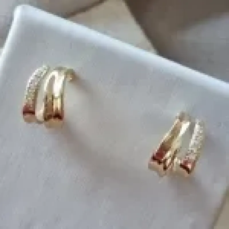 BRINCO OURO MEIA ARGOLA Z