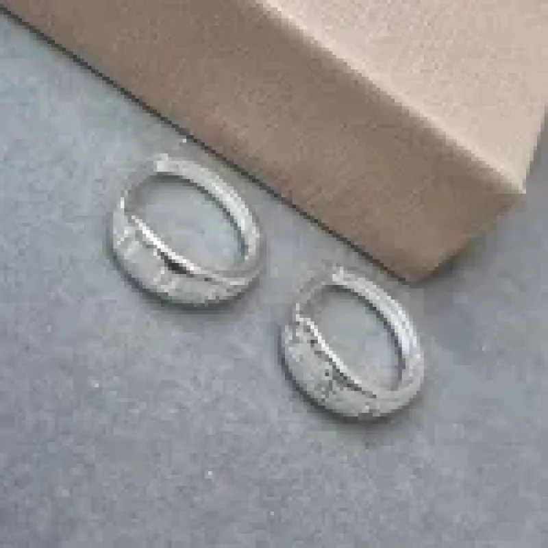 BRINCO PRATA ARGOLA P PONTOS LUZ