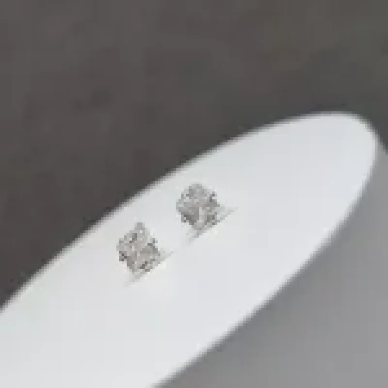 BRINCO PRATA CRISTAL QUADRADO	