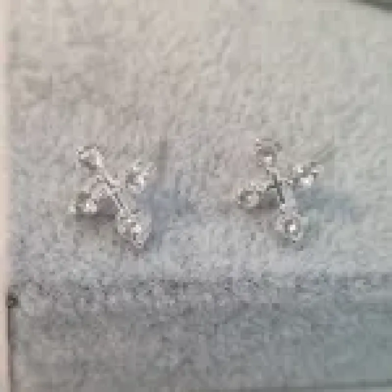 BRINCO PRATA CRUZ CRISTAL B	