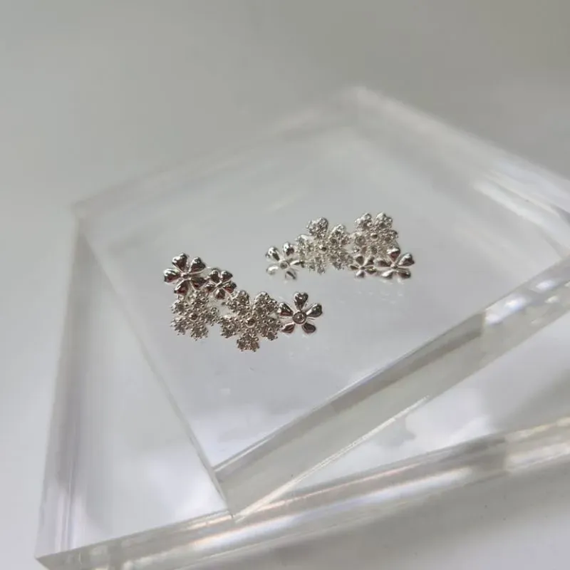 BRINCO PRATA EAR CUFF FLORES