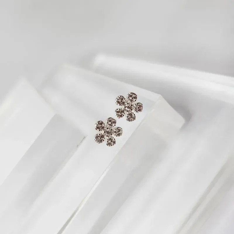 BRINCO PRATA FLOR M
