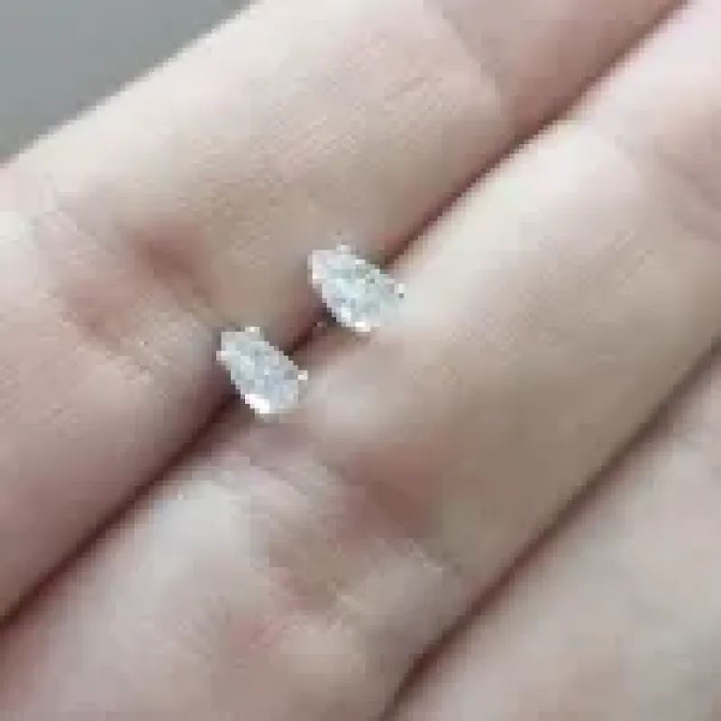 BRINCO PRATA GOTINHA CRISTAL	
