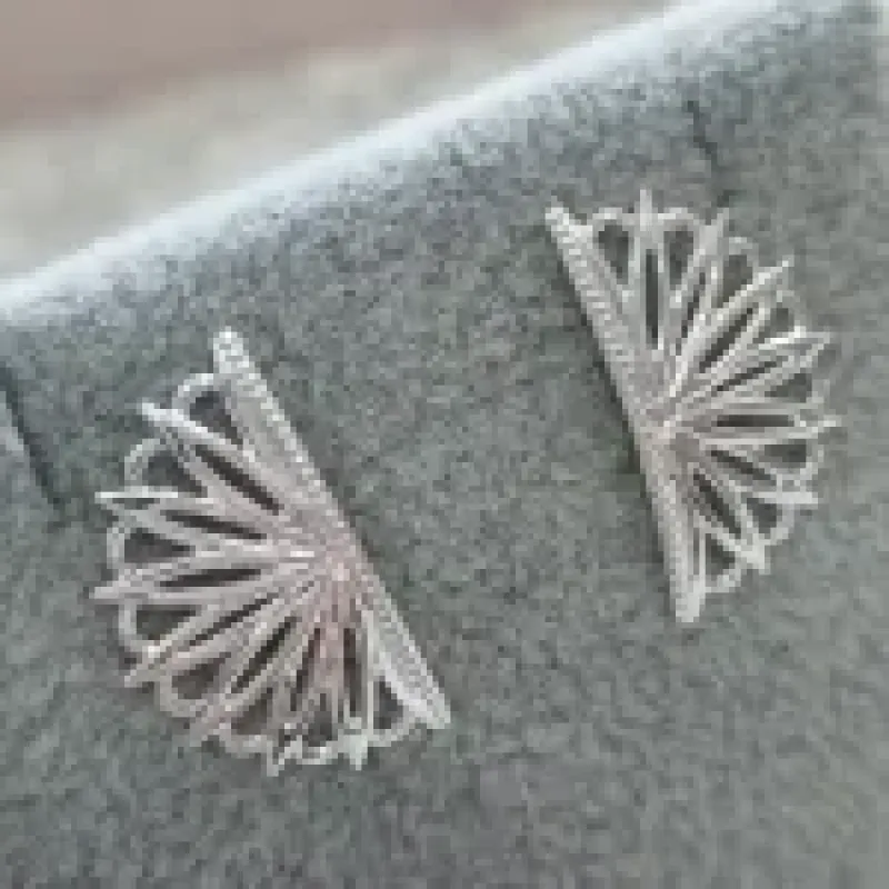 BRINCO PRATA LEQUE ARABESCO