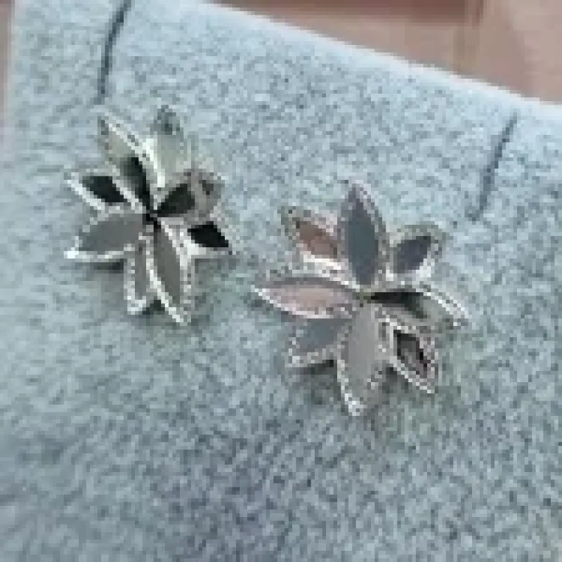 BRINCO PRATA MARGARIDA	