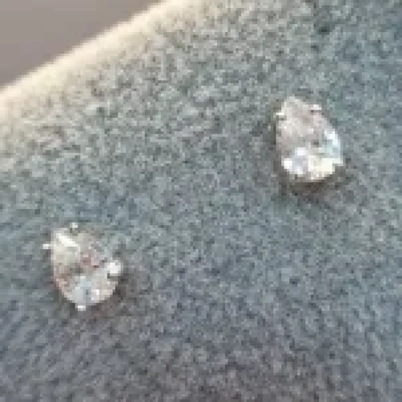 BRINCO RODIO BRANCO GOTA CRISTAL	