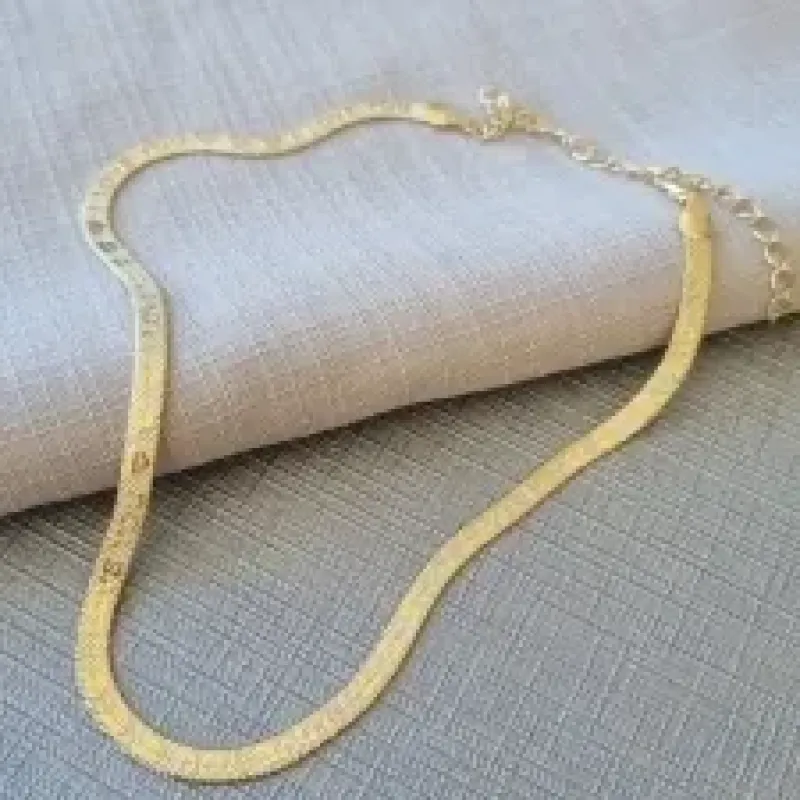 COLAR OURO FITA LOVE