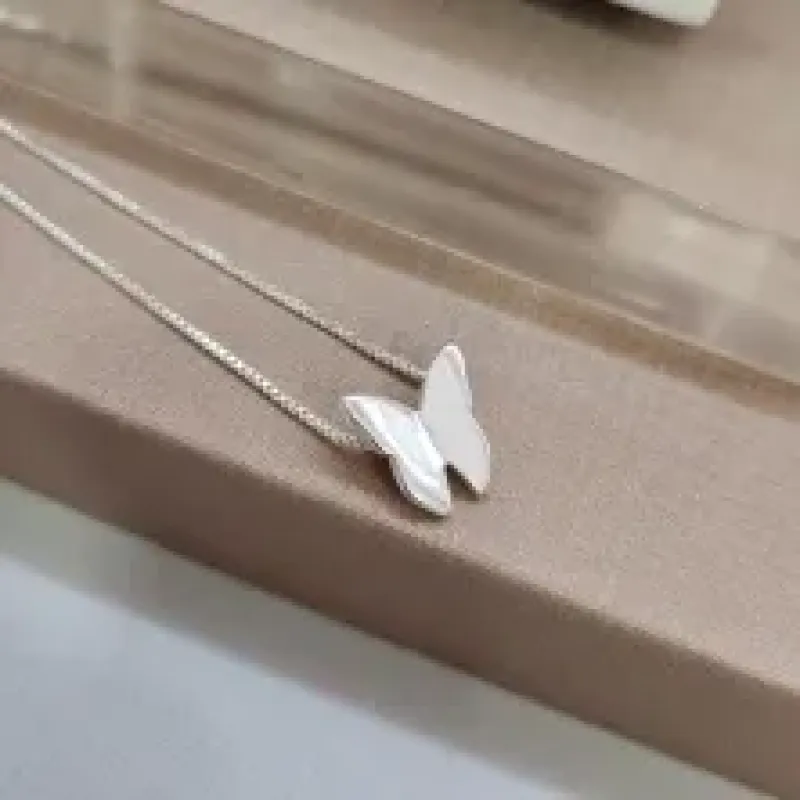 COLAR PRATA BORBOLETA L