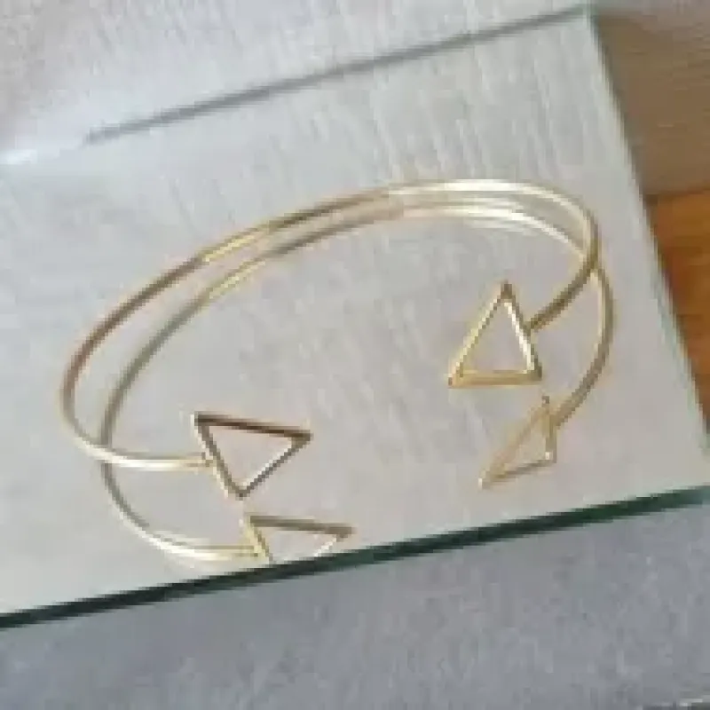 PULSEIRA BRACELETE OURO TRIANGULO	