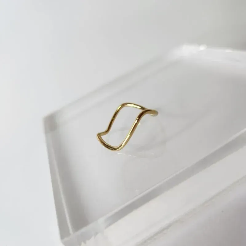 ANEL OURO FIO ONDAS