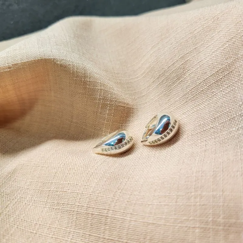 BRINCO ARGOLA PRATA LISA GOTA FIO ZIRC