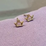 BRINCO OURO COROA VAZADA	