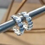 BRINCO PRATA ARGOLA CORAÇÕES G	