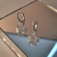 BRINCO PRATA ARGOLA ESTRELA CRISTAL B