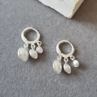 BRINCO PRATA ARGOLA PÉROLAS 3	