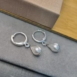 BRINCO PRATA ARGOLINHA PÉROLAS	