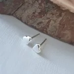 BRINCO PRATA CORAÇÃO CHAPADO P
