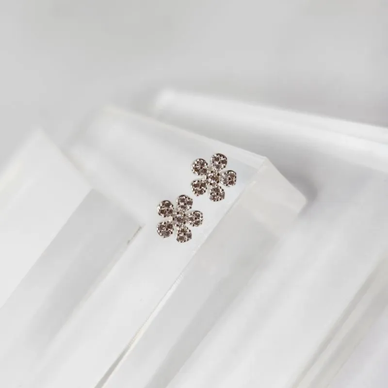 BRINCO PRATA FLOR M