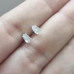 BRINCO PRATA GOTINHA CRISTAL	