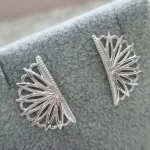 BRINCO PRATA LEQUE ARABESCO