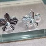 BRINCO PRATA ORQUIDEA	