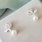 BRINCO PRATA PÉROLA FLOR