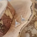 BRINCO PRATA TRIANG MACIÇO M