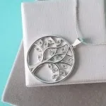 COLAR PRATA ARVORE DA VIDA VAZADA ZIRC