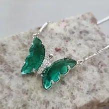 COLAR PRATA BORBOLETA ESMERALDA