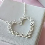 COLAR PRATA CORAÇÃOES VAZADOS