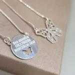 COLAR PRATA ESCAPULÁRIO BORBOLETA	